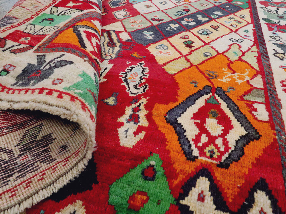 Vintage Persian Shiraz Rug, No.27077 - Gsblank