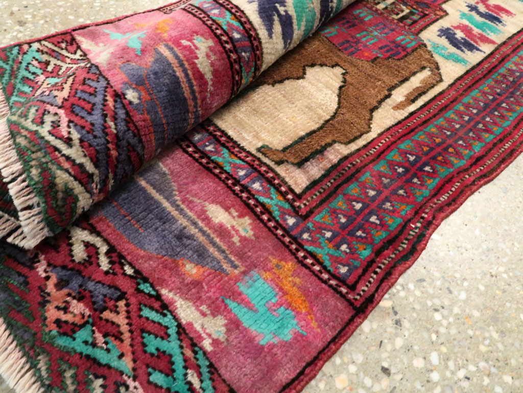 Vintage Persian Baluch Pictorial Rug, No.27105 - Gsblank