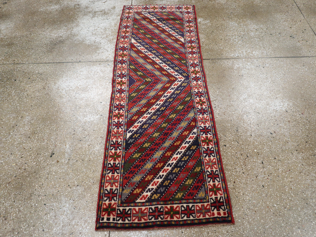 Vintage Persian Shiraz Small Runner, No.27109 - Gsblank