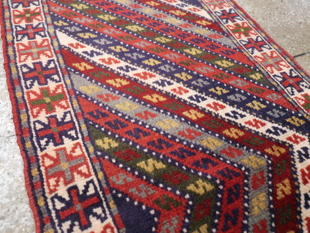Vintage Persian Shiraz Small Runner, No.27109 - Gsblank