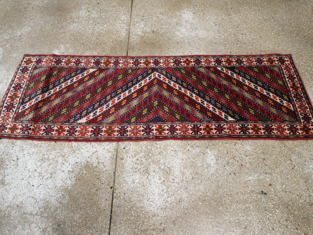 Vintage Persian Shiraz Small Runner, No.27109 - Gsblank