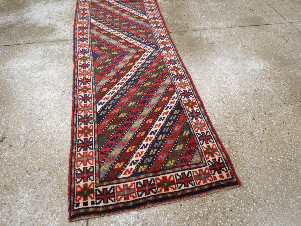 Vintage Persian Shiraz Small Runner, No.27109 - Gsblank