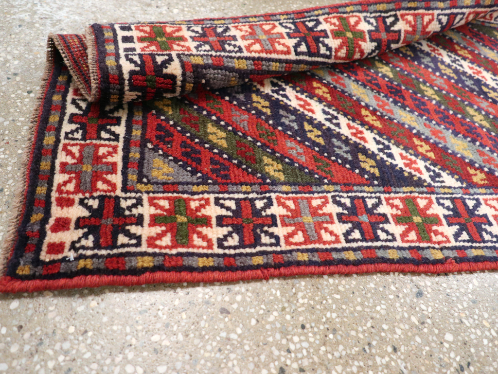 Vintage Persian Shiraz Small Runner, No.27109 - Gsblank