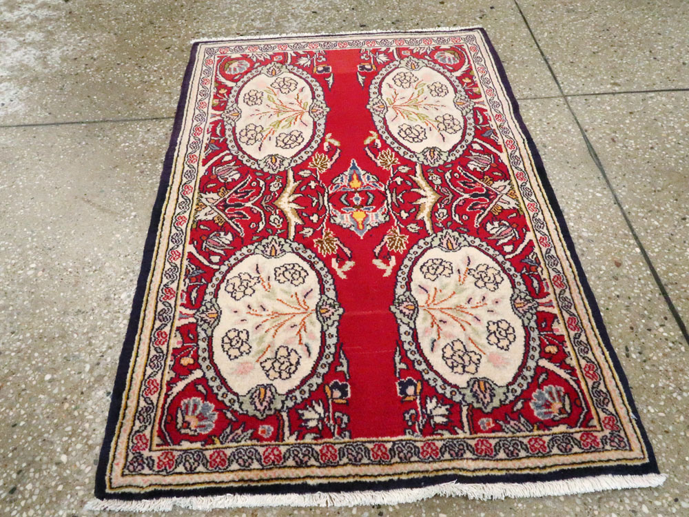 Vintage Persian Quom Rug, No.27113 - Gsblank