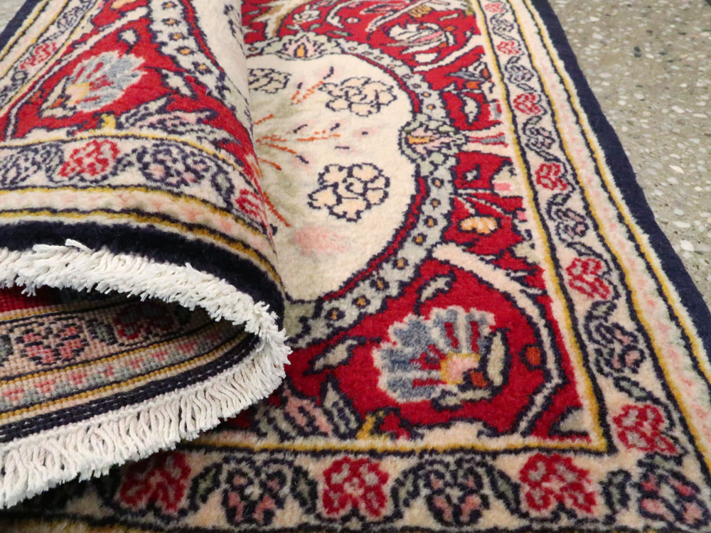 Vintage Persian Quom Rug, No.27113 - Gsblank