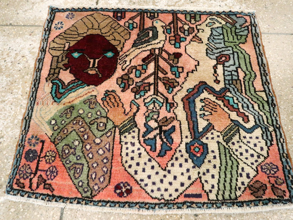 Vintage Persian Mahal Pictorial Rug, No.27114 - Gsblank