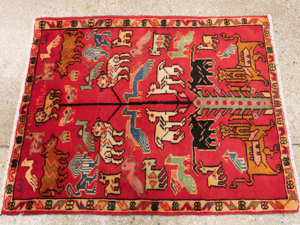 Vintage Persian Pictorial Hamadan Rug, No.27117 - Gsblank