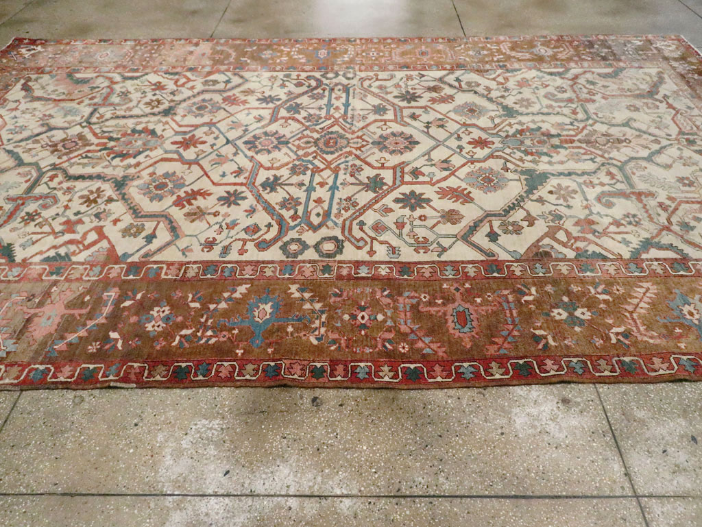 Antique Persian Heriz Carpet, No.27133 - Gsblank