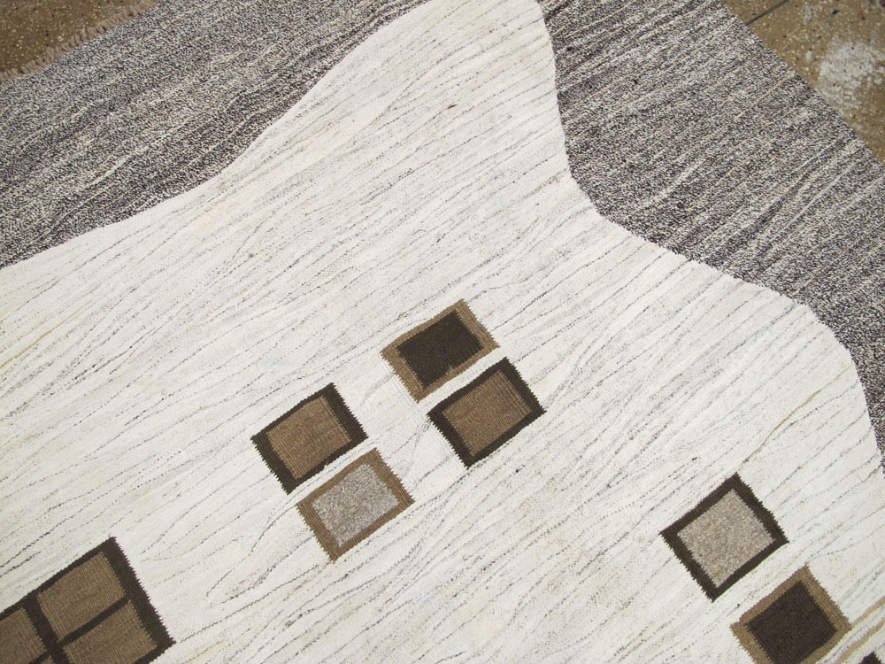 Modern Turkish Flatweave Kilim Room Size Carpet, No.27164 - Gsblank