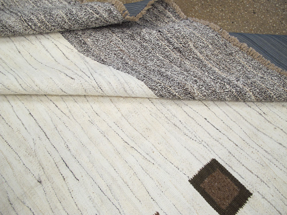 Modern Turkish Flatweave Kilim Room Size Carpet, No.27164 - Gsblank