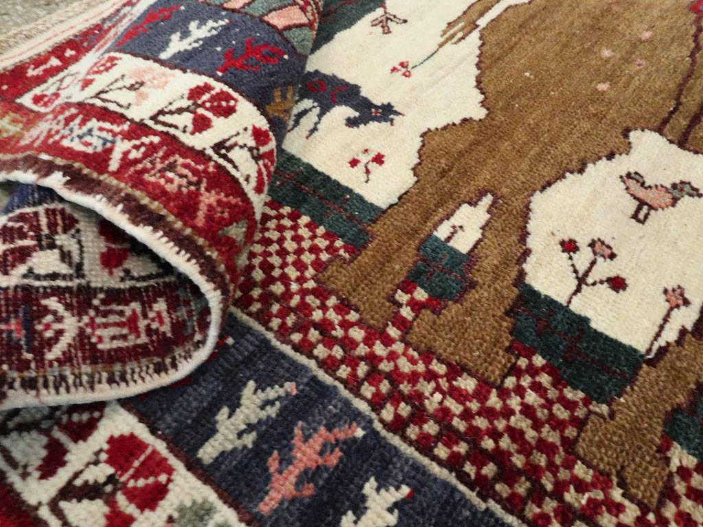 Vintage Anatolian Pictorial Rug, No.27250 - Gsblank
