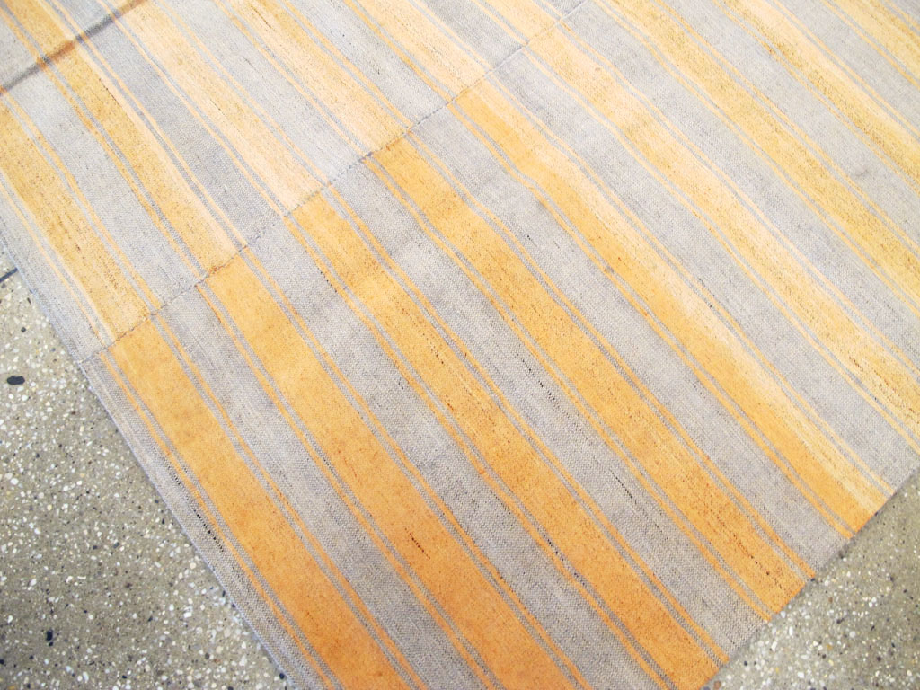 Vintage Turkish Flatweave Kilim Accent Rug, No.27275 - Gsblank