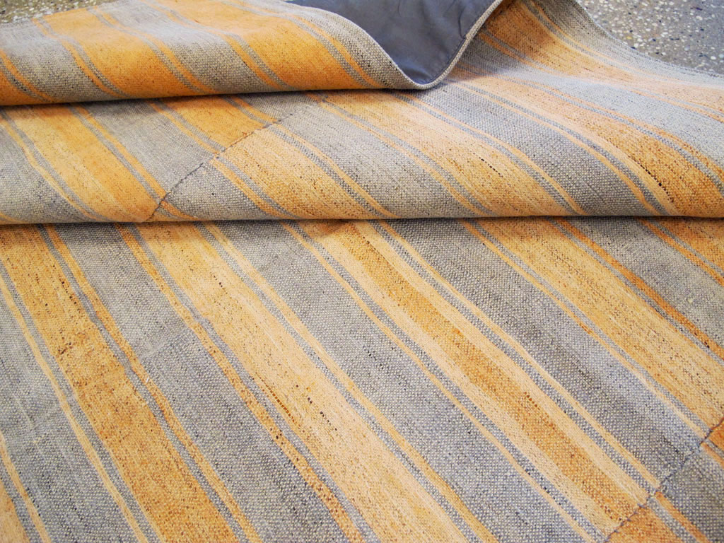 Vintage Turkish Flatweave Kilim Accent Rug, No.27275 - Gsblank