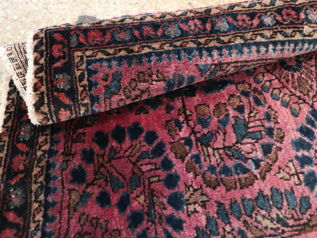 Vintage Persian Sarouk Throw Rug, No.27289 - Gsblank