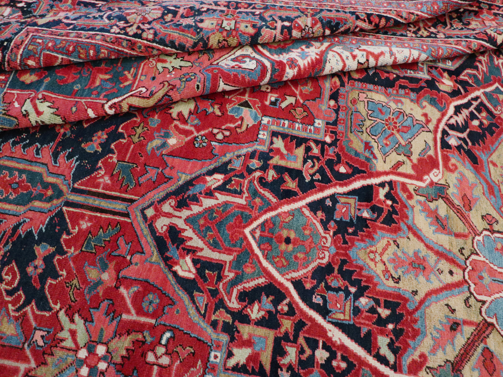 Antique Persian Heriz Carpet, No.27299 - Gsblank