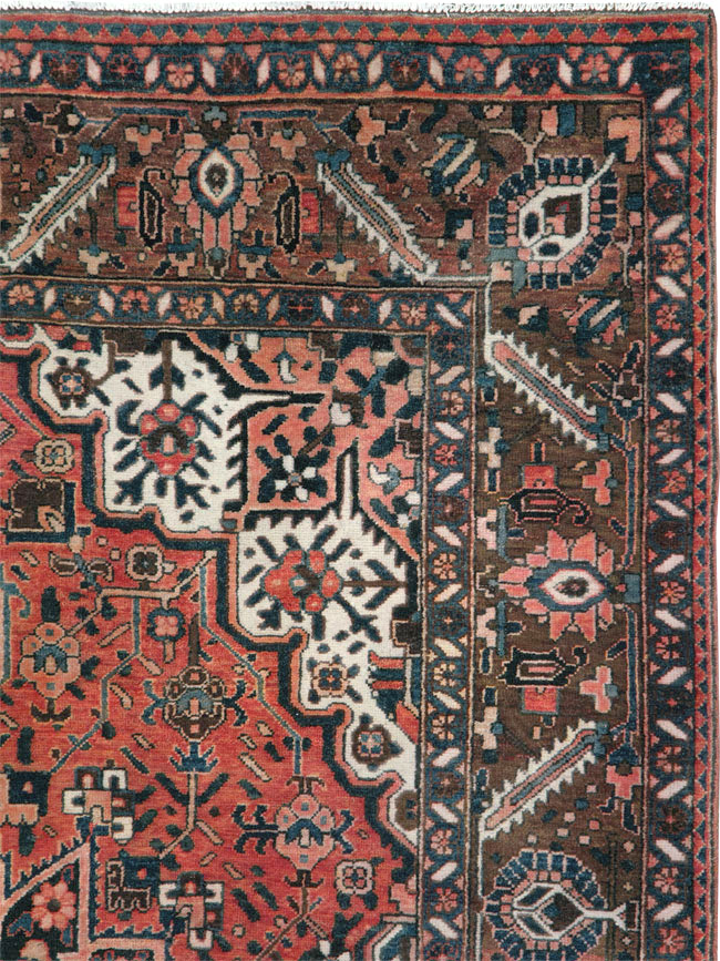 Vintage Persian Bakhtiari Accent Rug, No.27302 - Gsblank