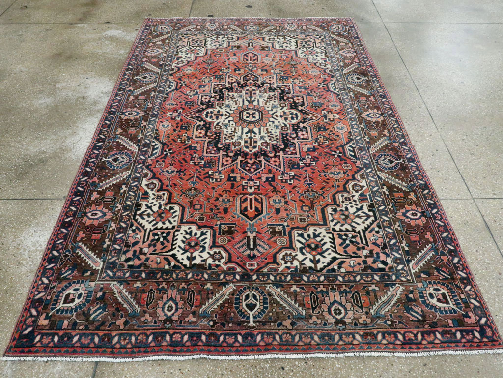 Vintage Persian Bakhtiari Accent Rug, No.27302 - Gsblank
