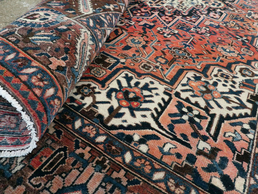 Vintage Persian Bakhtiari Accent Rug, No.27302 - Gsblank