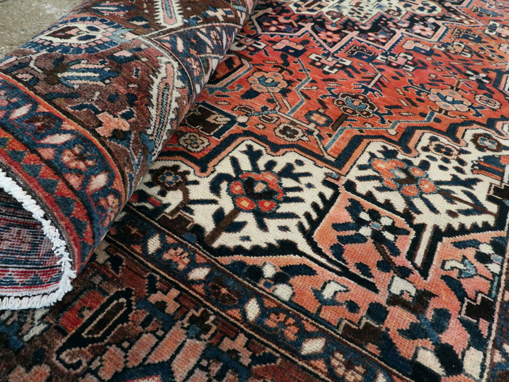 Vintage Persian Bakhtiari Accent Rug, No.27302 - Gsblank