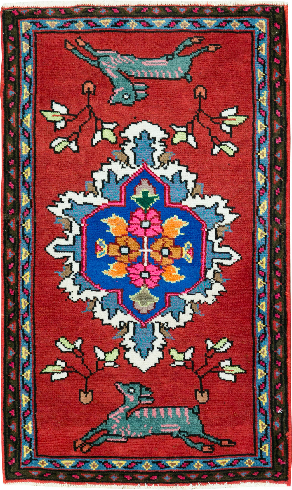 Vintage Persian Hamadan Pictorial Rug, No.27362 - Gsblank