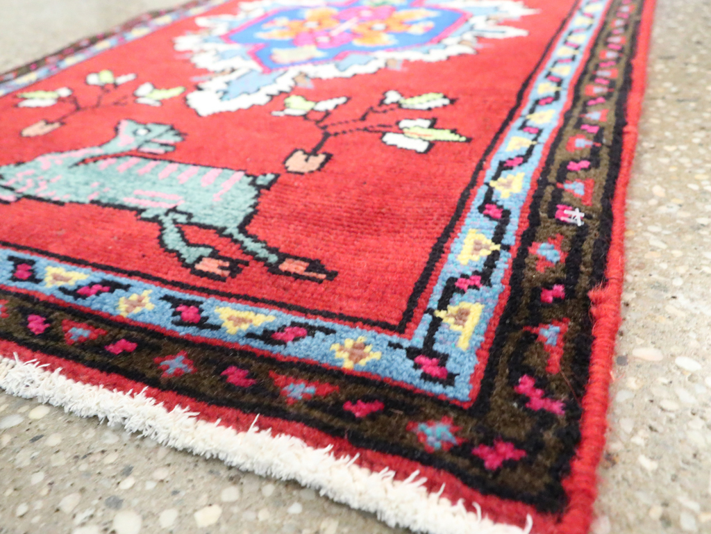 Vintage Persian Hamadan Pictorial Rug, No.27362 - Gsblank