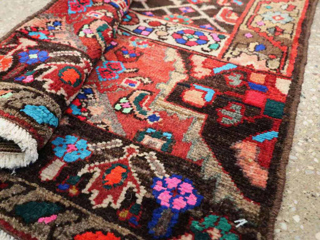 Vintage Persian Wagireh Hamdan Rug, No.27364 - Gsblank