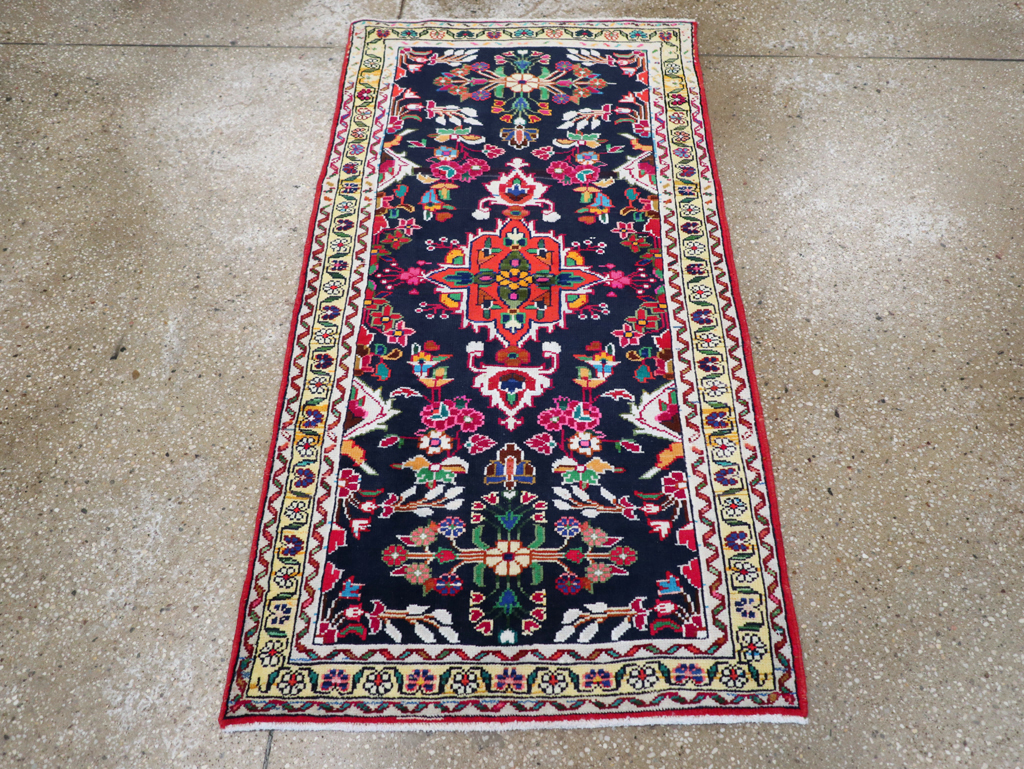 Vintage Persian Hamadan Rug, No.27369 - Gsblank