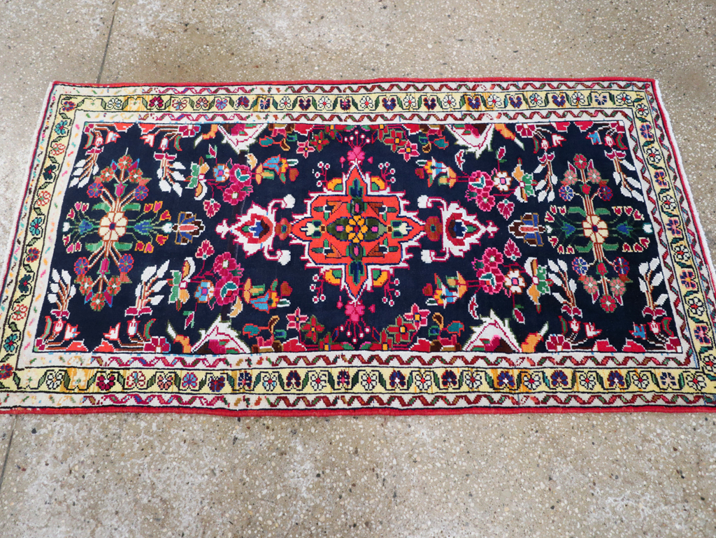 Vintage Persian Hamadan Rug, No.27369 - Gsblank
