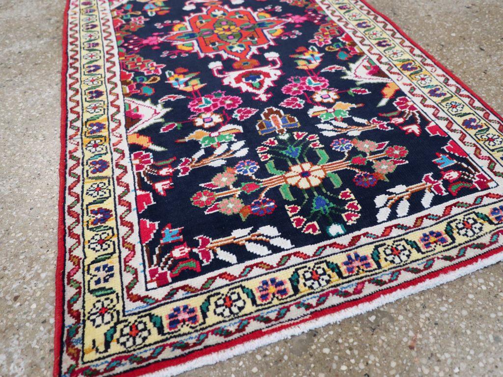 Vintage Persian Hamadan Rug, No.27369 - Gsblank