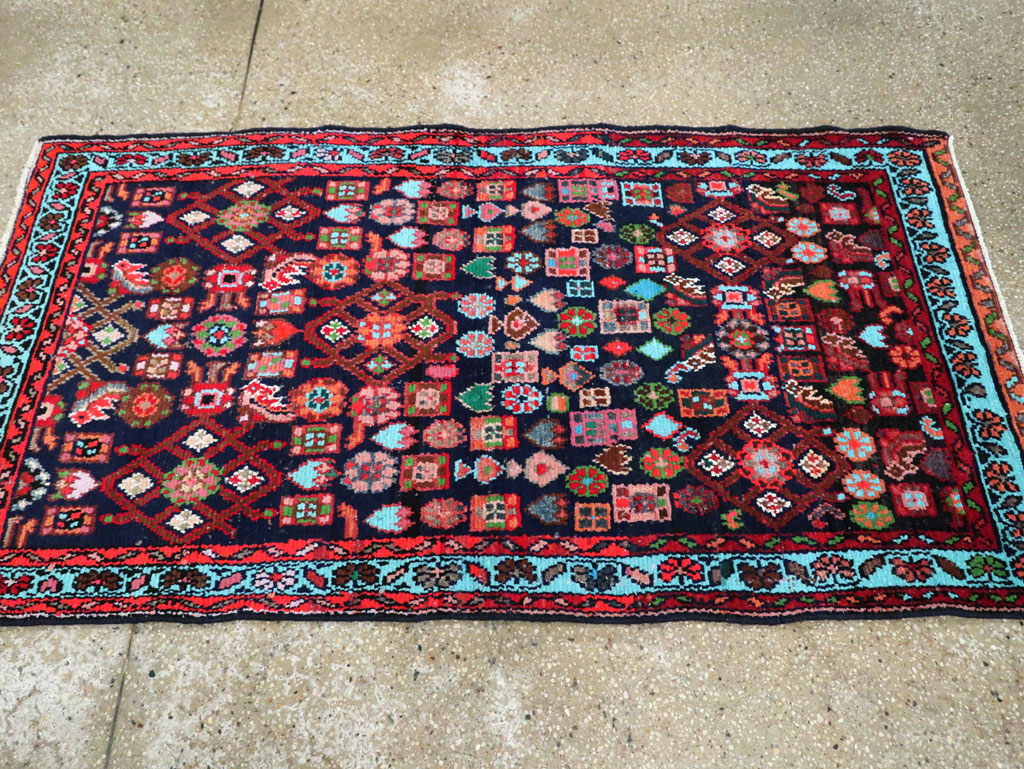 Vintage Persian Hamadan Rug, No.27378 - Gsblank