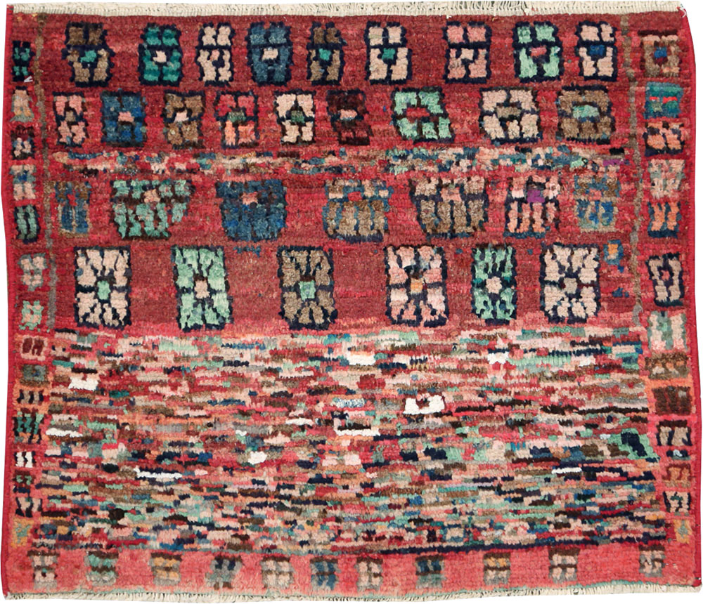 Vintage Persian Shiraz Rug, No.27391 - Gsblank