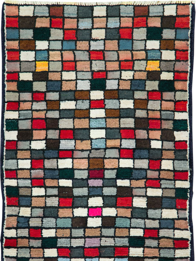 Vintage Persian Shiraz Rug, No.27395 - Gsblank