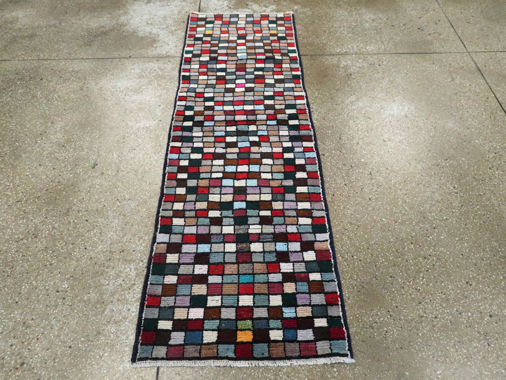 Vintage Persian Shiraz Rug, No.27395 - Gsblank