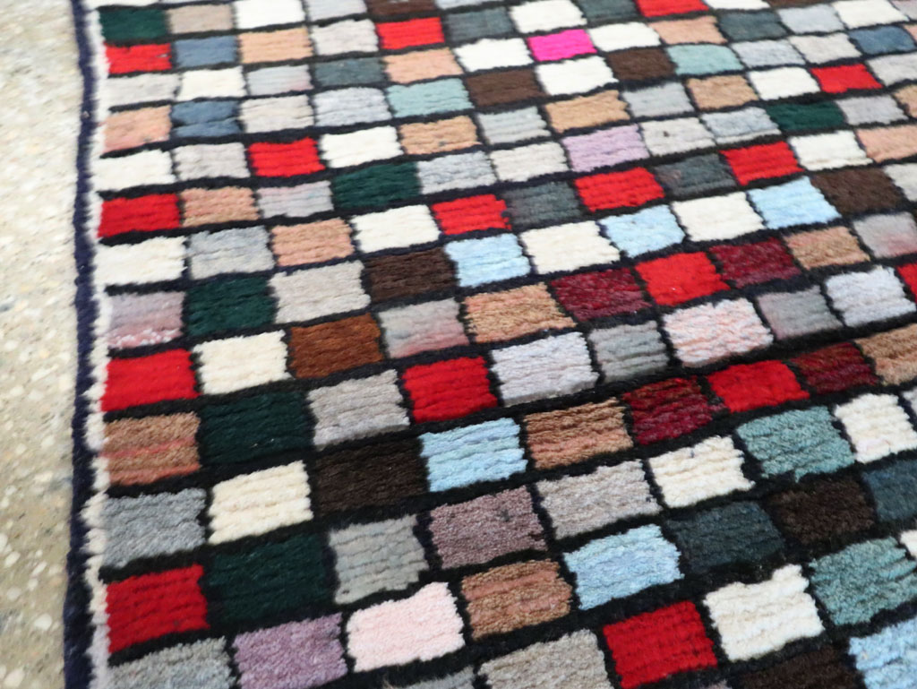 Vintage Persian Shiraz Rug, No.27395 - Gsblank