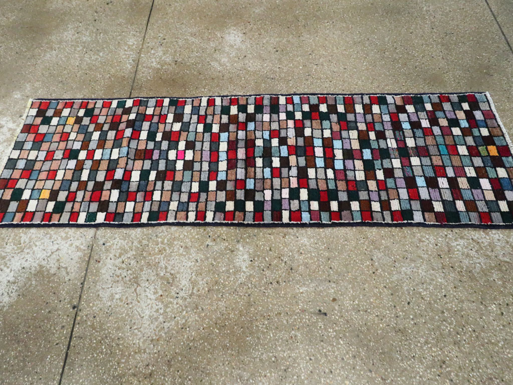 Vintage Persian Shiraz Rug, No.27395 - Gsblank