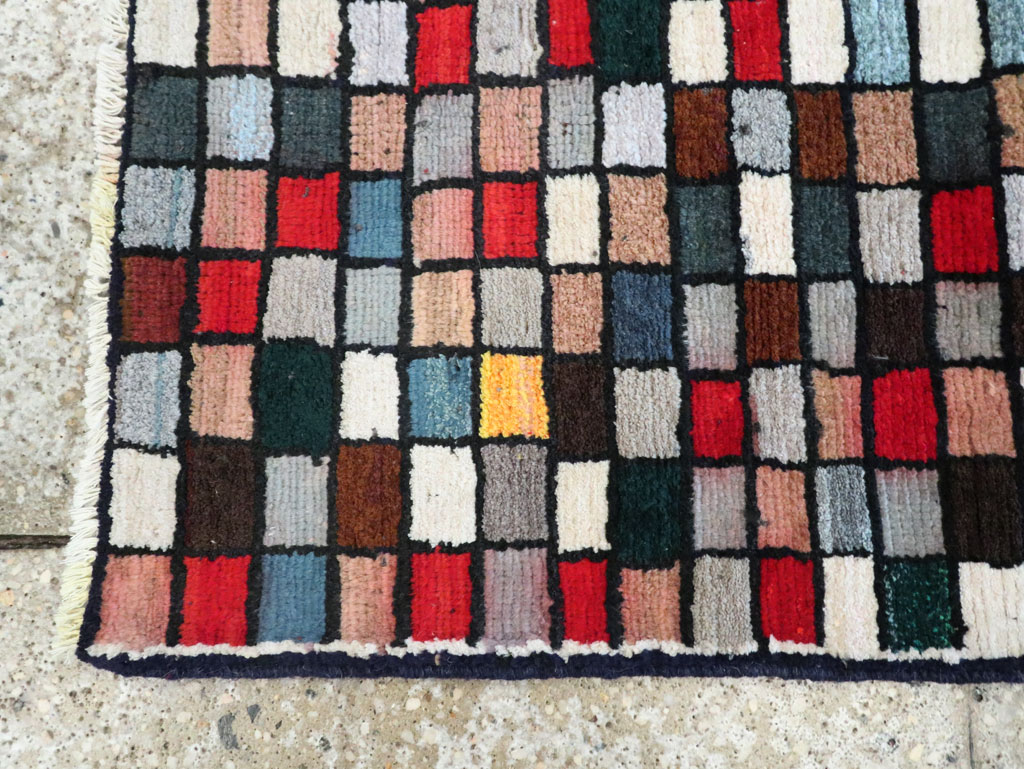 Vintage Persian Shiraz Rug, No.27395 - Gsblank