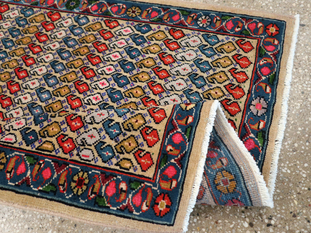 Vintage Persian Mahal Rug, No.27422 - Gsblank