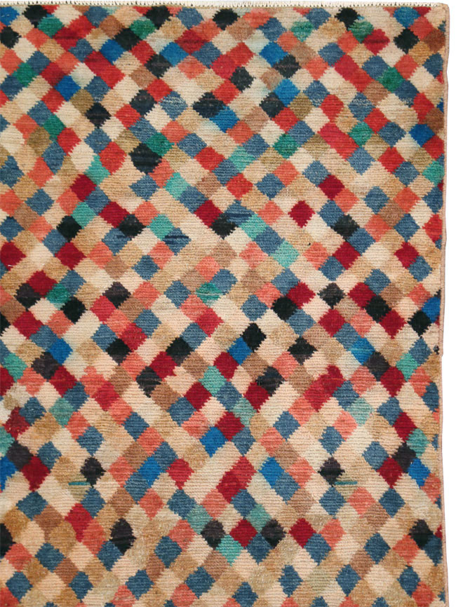 Vintage Persian Shiraz Rug, No.27423 - Gsblank