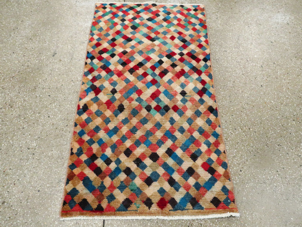 Vintage Persian Shiraz Rug, No.27423 - Gsblank