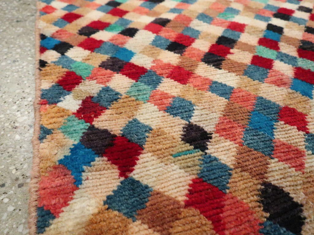 Vintage Persian Shiraz Rug, No.27423 - Gsblank