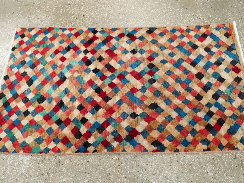 Vintage Persian Shiraz Rug, No.27423 - Gsblank