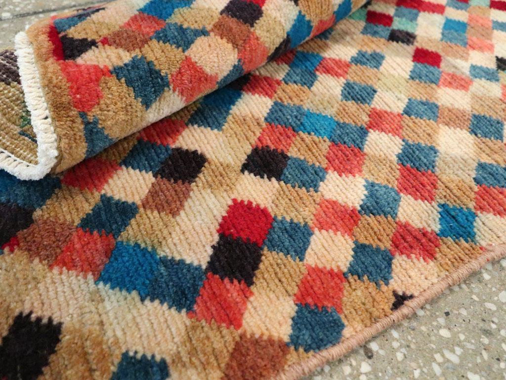 Vintage Persian Shiraz Rug, No.27423 - Gsblank