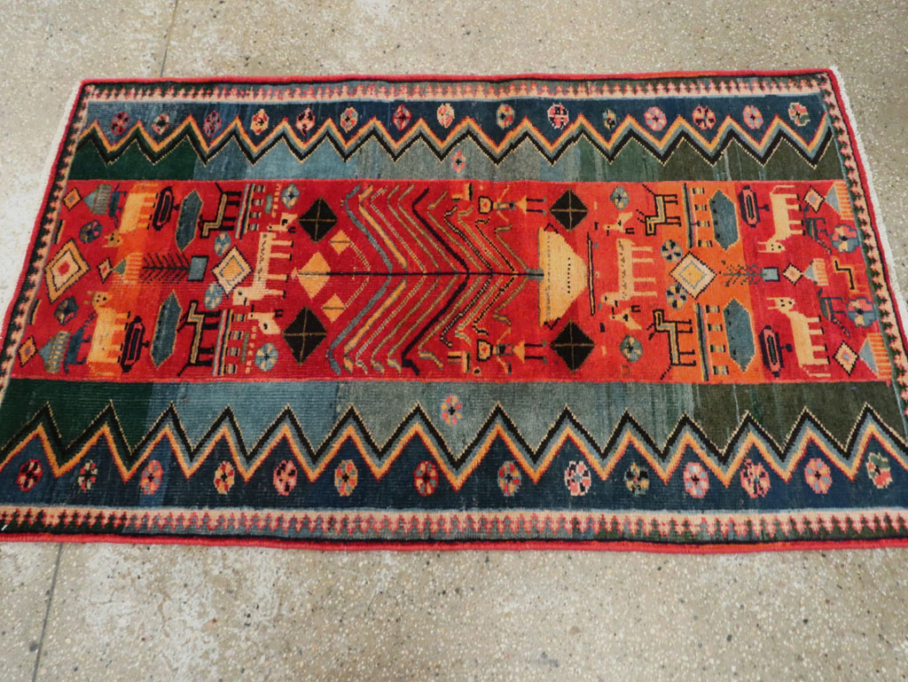 Vintage Persian Pictorial Mahal Rug, No.27431 - Gsblank
