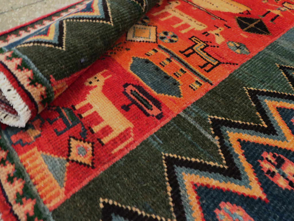 Vintage Persian Pictorial Mahal Rug, No.27431 - Gsblank