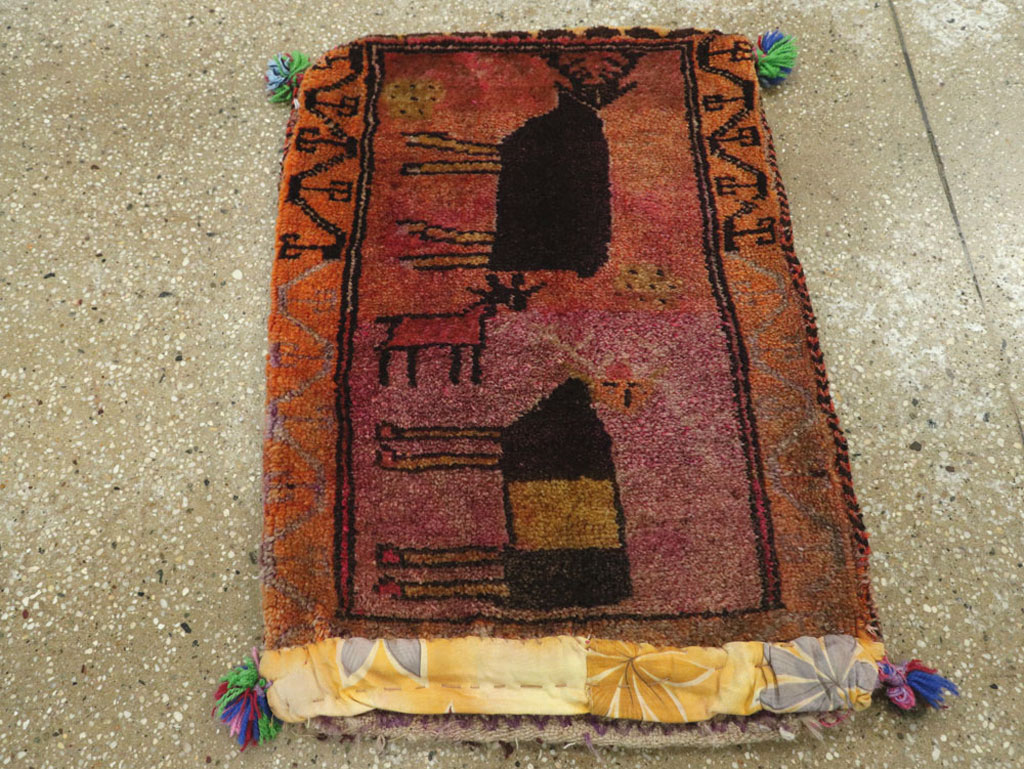 Vintage Turkish Anatolian Pictorial Rug, No.27479 - Gsblank