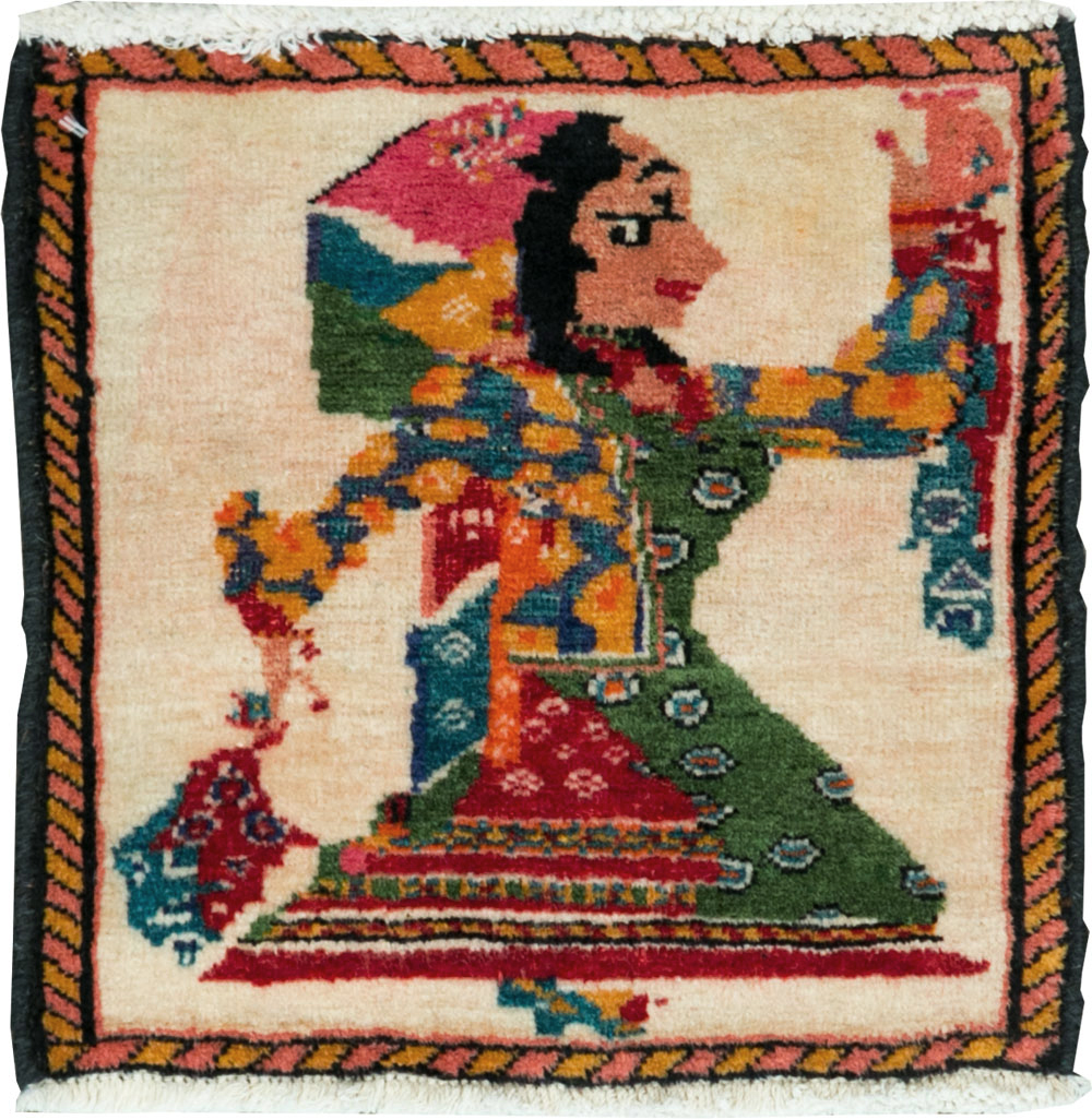 Vintage Persian Shiraz Pictorial Rug, No.27491 - Gsblank