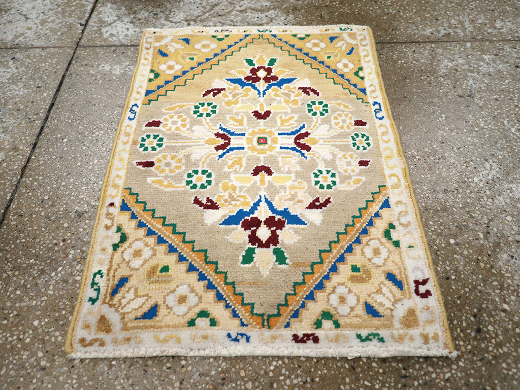 Vintage Persian Mahal Throw Rug (Pair: 1 of 2), No.27507 - Gsblank