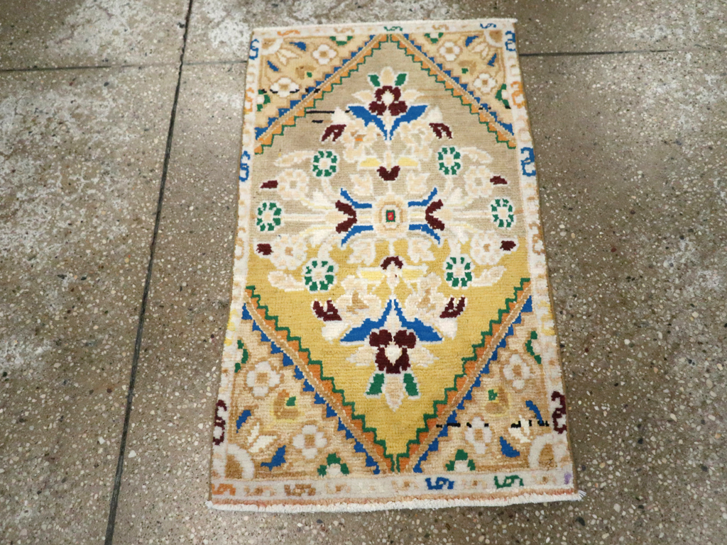 Vintage Persian Hamadan Throw Rug, No.27511 - Gsblank