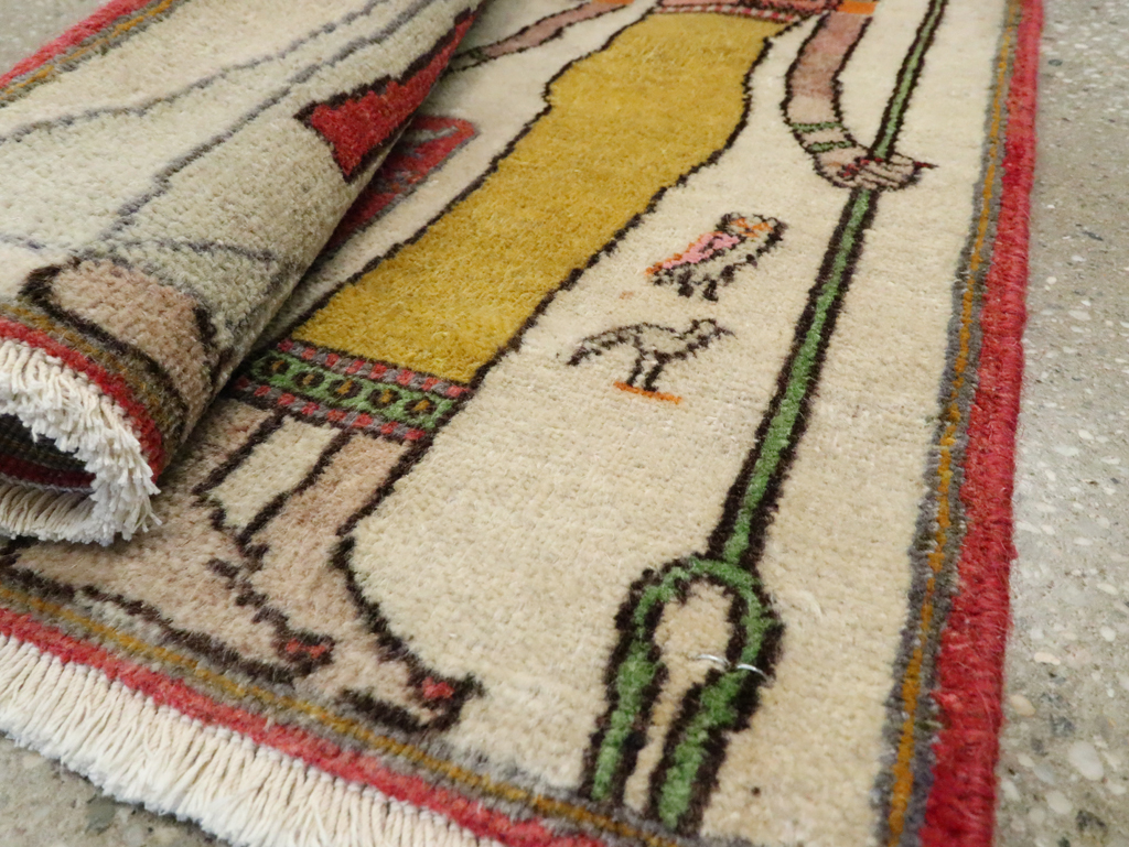 Vintage Persian Tabriz Pictorial Rug, No.27526 - Gsblank