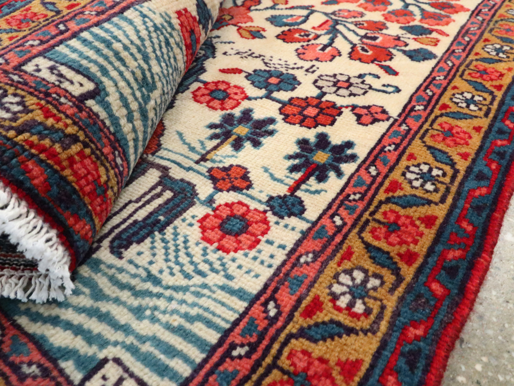 Vintage Persian Pictorial Hamadan Rug, No.27534 - Gsblank